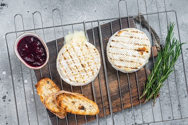 Lire la suite à propos de l’article Camembert au barbecue : une recette gourmande à essayer cet été
